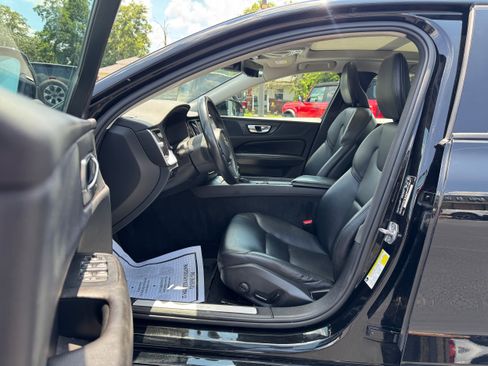 Used 2019 Volvo S60 T5 Momentum w/ Premium Package FWD image 10