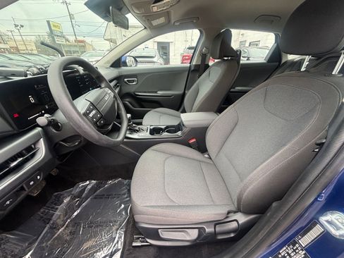Used 2025 Kia K4 LXS image 28