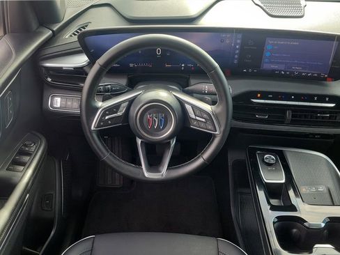 Used 2025 Buick Enclave Preferred image 15