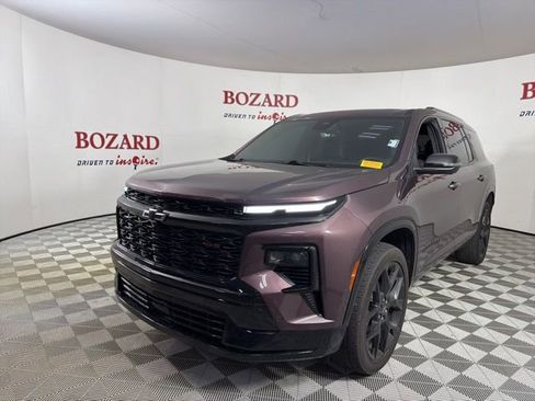 Used 2024 Chevrolet Traverse RS FWD image 4