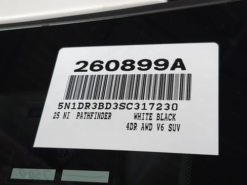 Used 2025 Nissan Pathfinder Rock Creek AWD/4WD image 33
