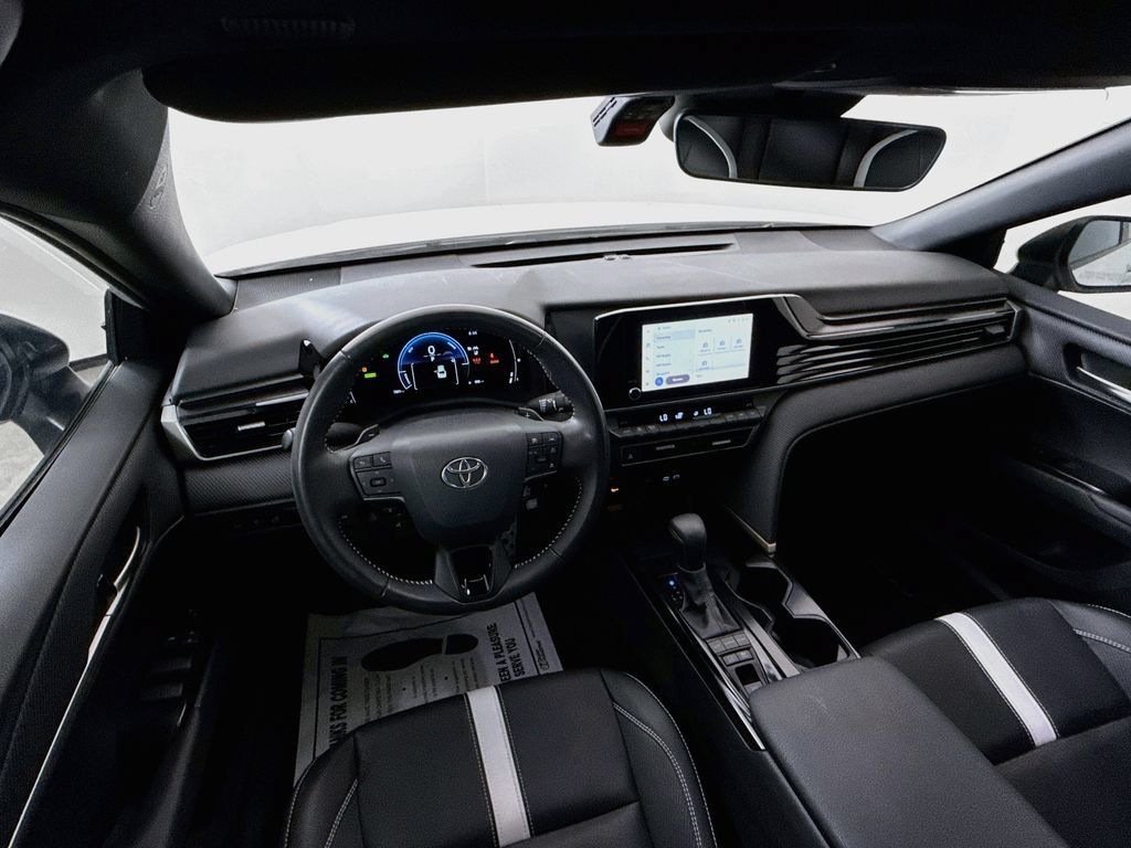 Used 2025 Toyota Camry SE w/ Convenience Package FWD image 22