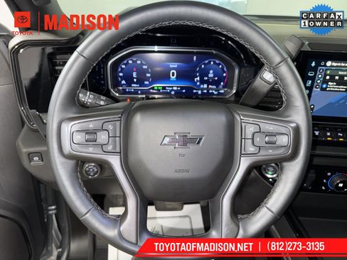 Used 2025 Chevrolet Silverado 2500 ZR2 w/ Technology Package image 31