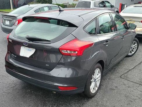 Used 2017 Ford Focus SE image 5