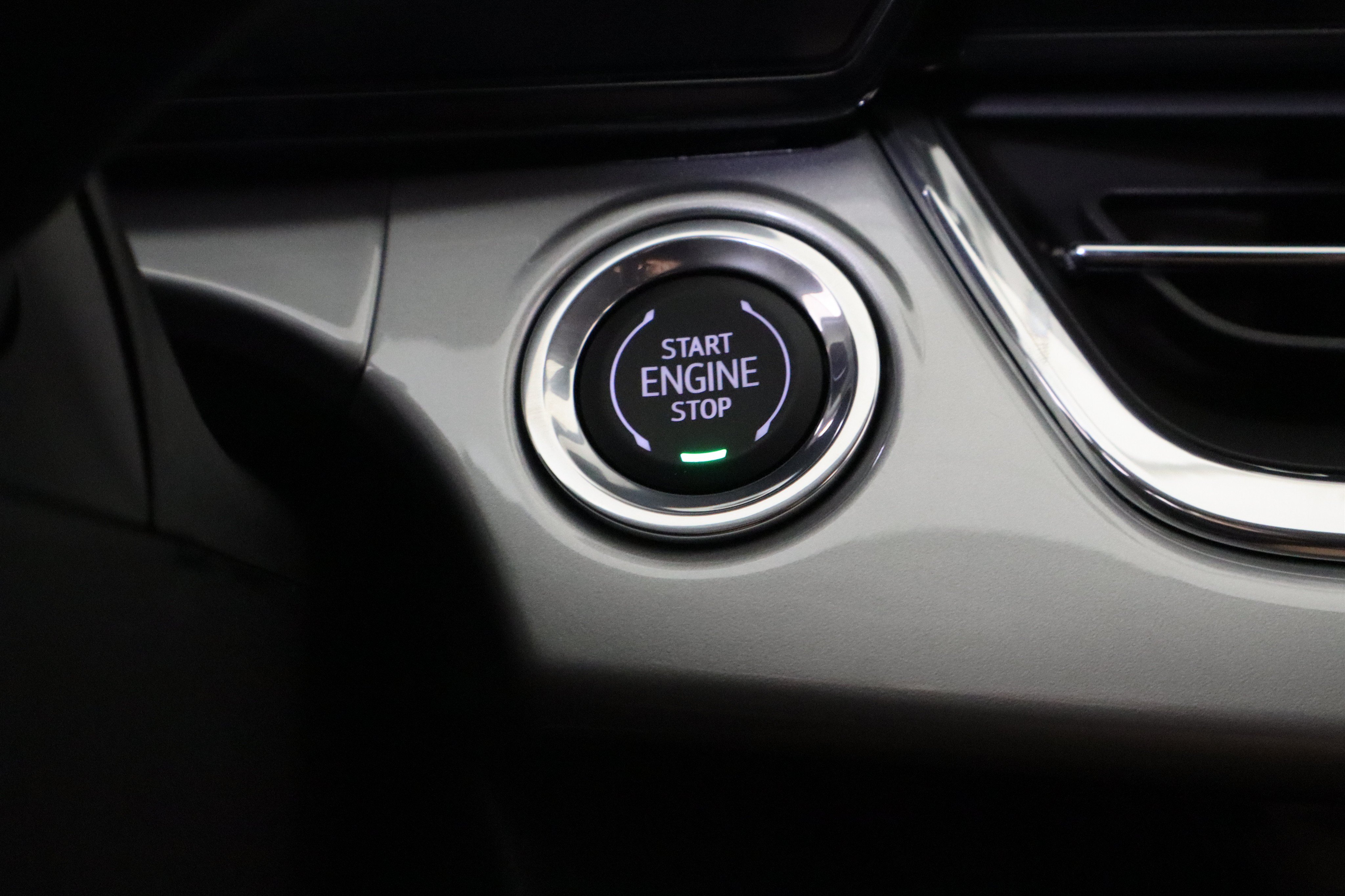 New 2026 Chevrolet Trax LT w/ Midnight Edition FWD image 33