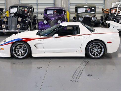 Used 2002 Chevrolet Corvette Z06 w/ Memory Pkg RWD image 10