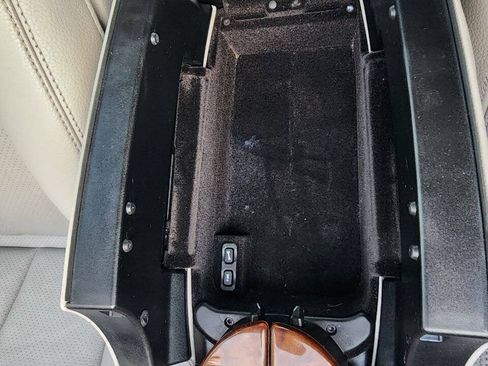 Used 2005 Mercedes-Benz E 320 Sedan image 35