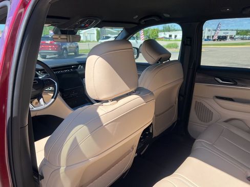 New 2025 Jeep Grand Cherokee Limited AWD/4WD image 11