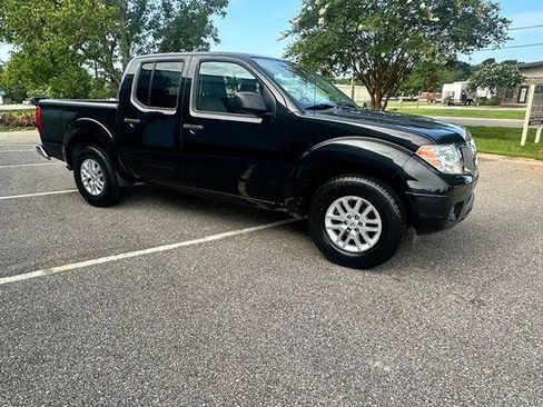 Used 2019 Nissan Frontier SV RWD image 8