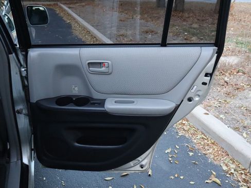 Used 2007 Toyota Highlander Sport image 25