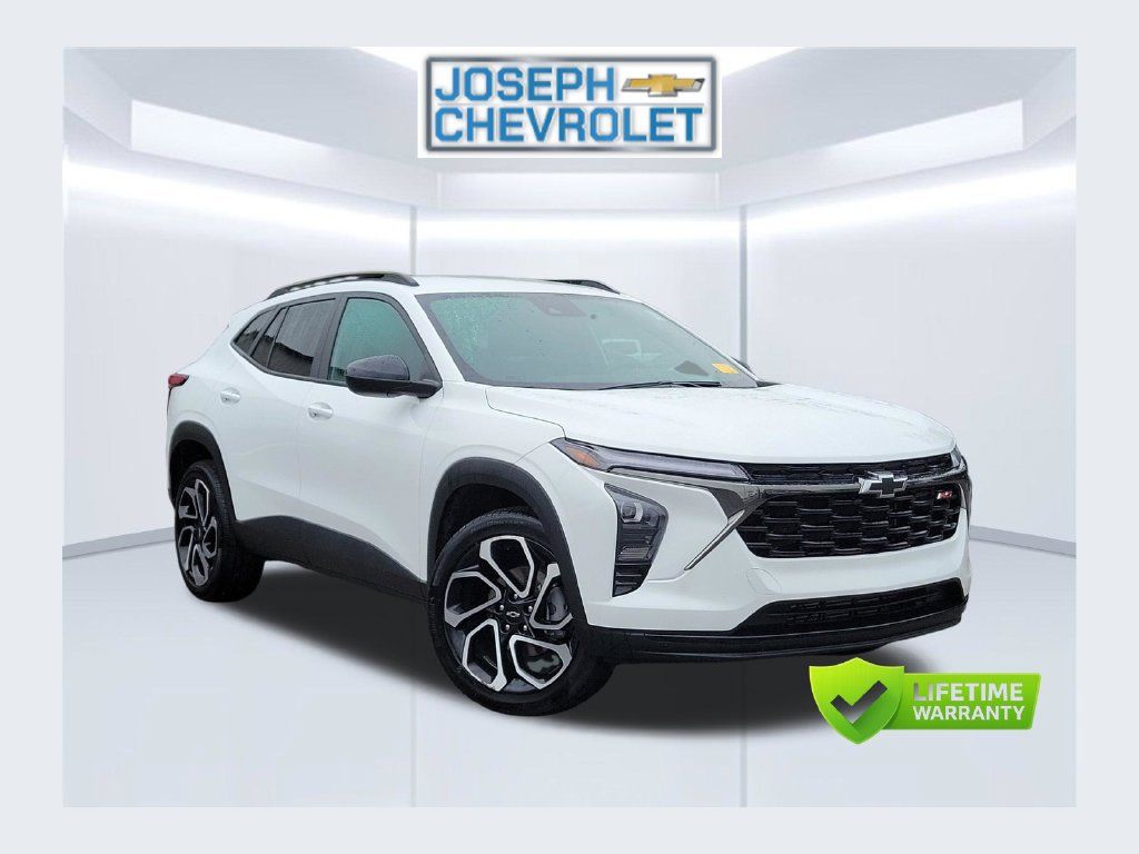 Used 2025 Chevrolet Trax RS w/ Driver Confidence Package FWD 360° Tour