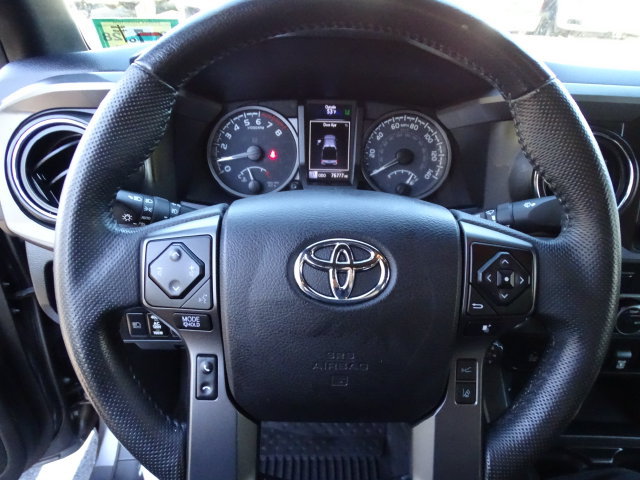 Used 2021 Toyota Tacoma TRD Off-Road w/ Technology Package AWD/4WD image 7