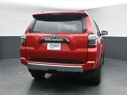 Used 2024 Toyota 4Runner TRD Off-Road Premium AWD/4WD image 10