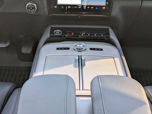 New 2025 Lincoln Navigator L Reserve w/ Jet Appearance Package image 22