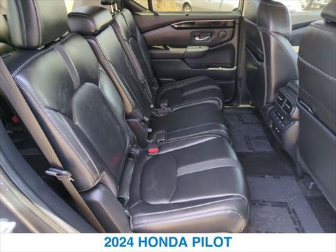Certified 2024 Honda Pilot Touring image 24