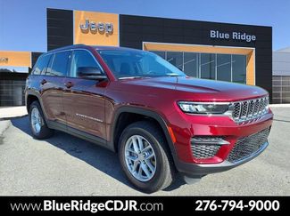 Used 2023 Jeep Grand Cherokee Laredo w/ Luxury Tech Group I AWD/4WD video 1