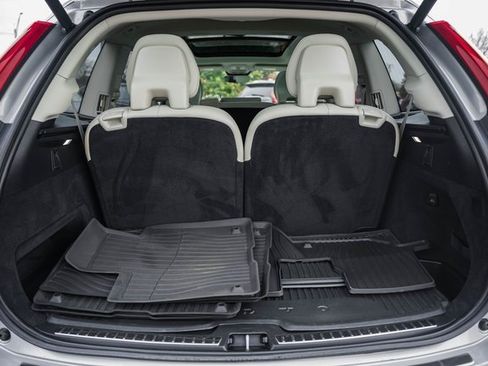 Used 2023 Volvo XC90 B6 Ultimate w/ Protection Package Premier image 10