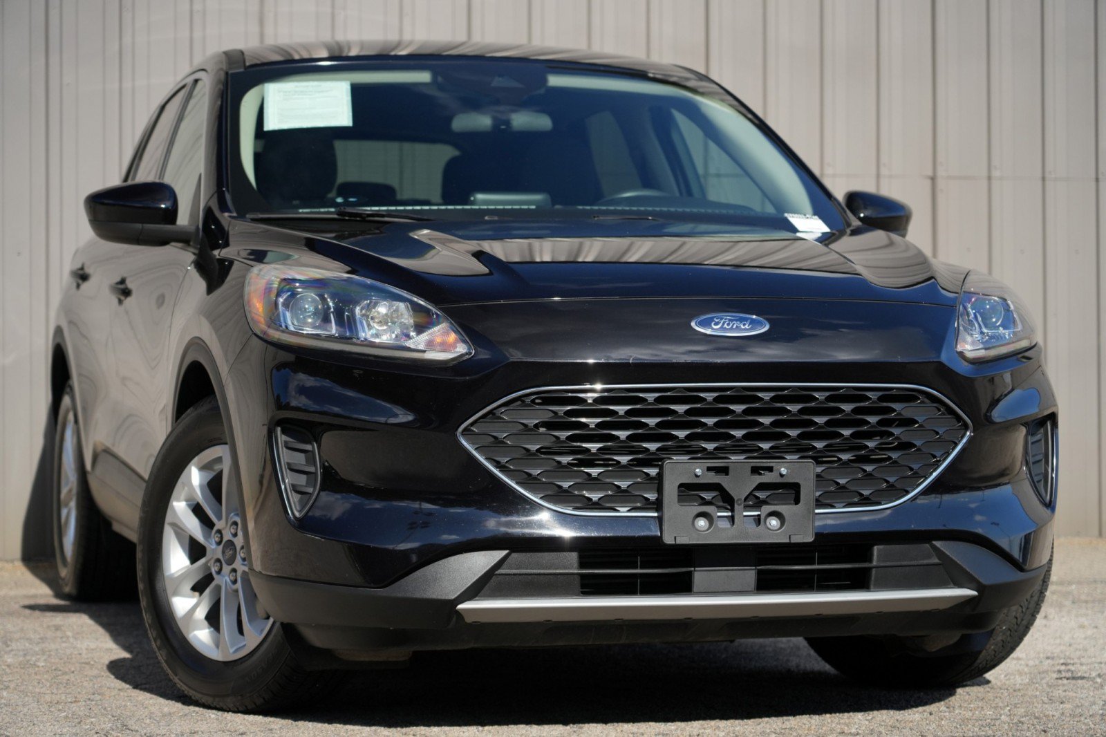 Used 2020 Ford Escape SE FWD image 2