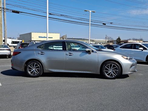 Used 2017 Lexus ES 350 ES 350 w/ Navigation System Package image 7