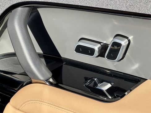 Used 2023 Land Rover Range Rover Sport SE image 17