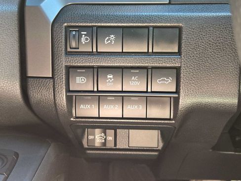 Used 2024 Toyota Tacoma TRD Sport w/ TRD Sport Premium Package AWD/4WD image 32