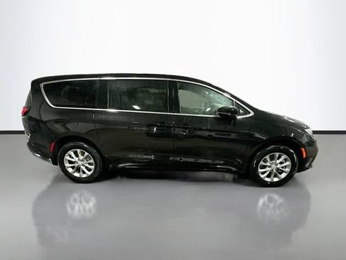 New 2026 Chrysler Pacifica Limited AWD/4WD image 5
