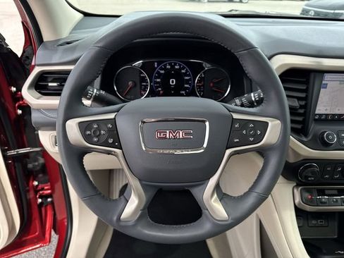 Certified 2022 GMC Acadia Denali w/ Denali Ultimate Package AWD/4WD image 18