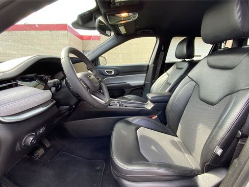 Used 2024 Jeep Compass Latitude AWD/4WD image 10