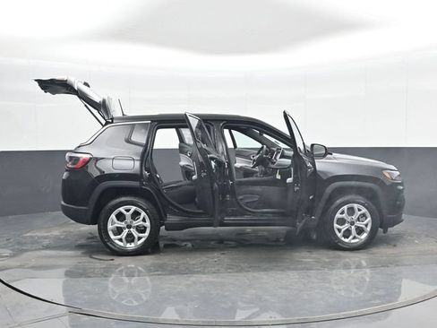 Used 2025 Jeep Compass Sport w/ Mopar Graphics Package AWD/4WD image 47