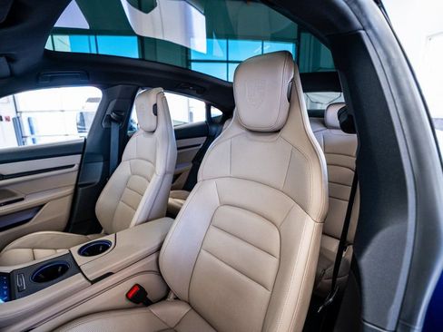 Used 2021 Porsche Taycan image 40