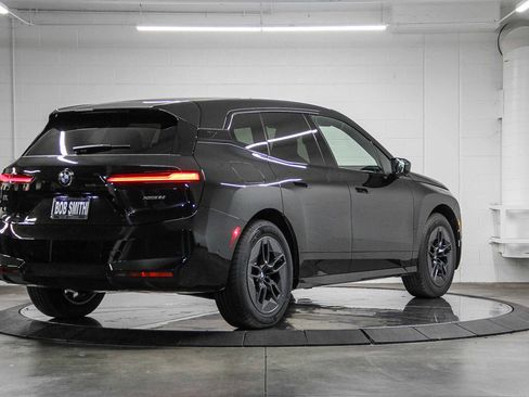 New 2026 BMW iX xDrive60 image 6