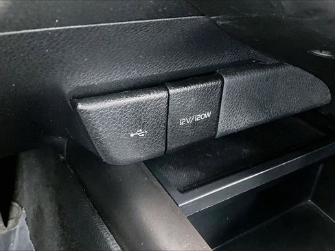 Used 2024 Toyota Camry SE FWD image 33
