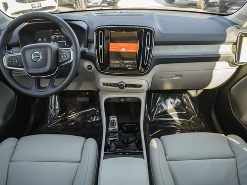 New 2026 Volvo XC40 B5 Ultra w/ Protection Package Premier image 20