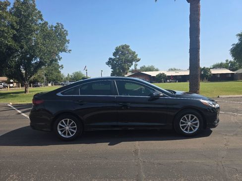 Used 2018 Hyundai Sonata SE FWD image 3