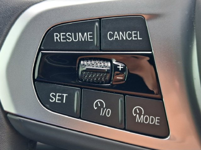 Used 2025 BMW X7 xDrive40i w/ M Sport Package AWD/4WD image 14