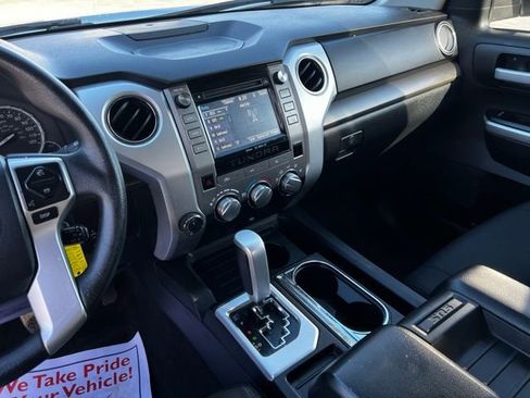 Used 2017 Toyota Tundra SR5 w/ SR5 Upgrade Package AWD/4WD image 35