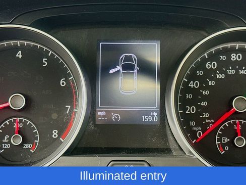 Used 2018 Volkswagen Golf SE image 16