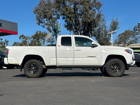 Used 2022 Toyota Tacoma SR5 image 6