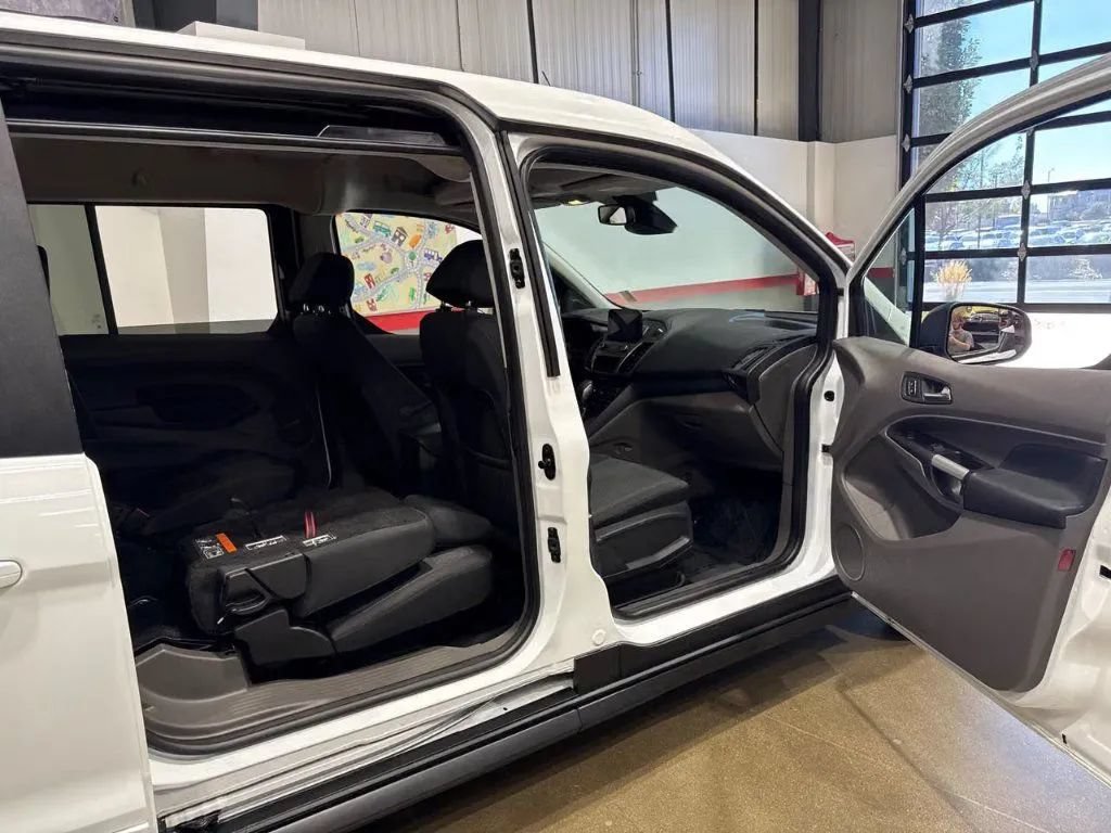 Used 2022 Ford Transit Connect XLT FWD image 23