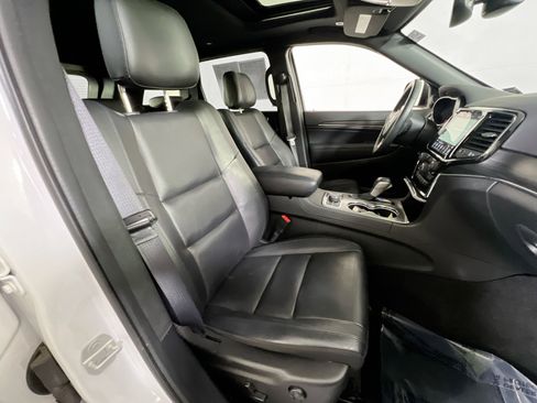 Used 2022 Jeep Grand Cherokee Limited image 28