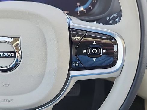 New 2025 Volvo XC60 B5 Core w/ Protection Package Premier image 18