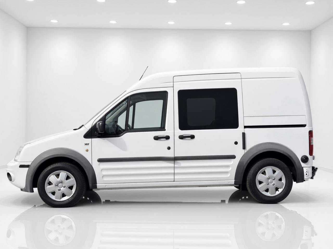 Used 2013 Ford Transit Connect XLT FWD image 2