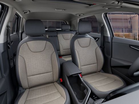 New 2025 Kia Niro SX Touring image 15