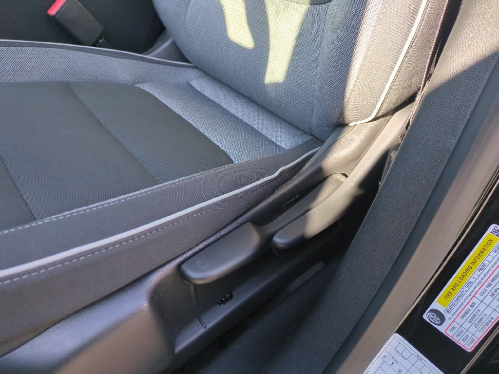 Used 2025 Chevrolet TrailBlazer LT AWD/4WD image 14
