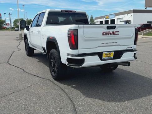 Used 2025 GMC Sierra 2500 AT4 AWD/4WD image 7