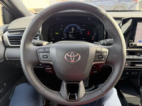 Certified 2025 Toyota Camry SE image 13