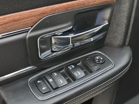 Used 2017 RAM 1500 Laramie w/ Convenience Group image 17