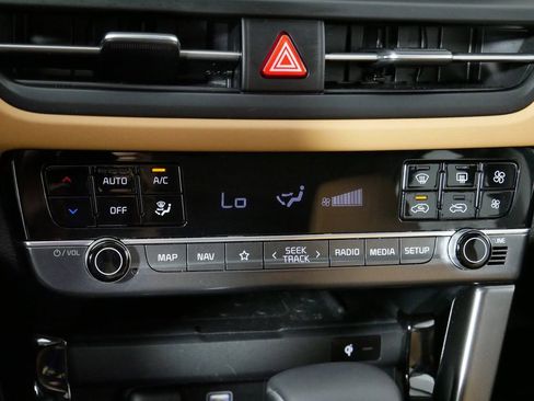 Certified 2024 Kia Seltos EX AWD/4WD image 33