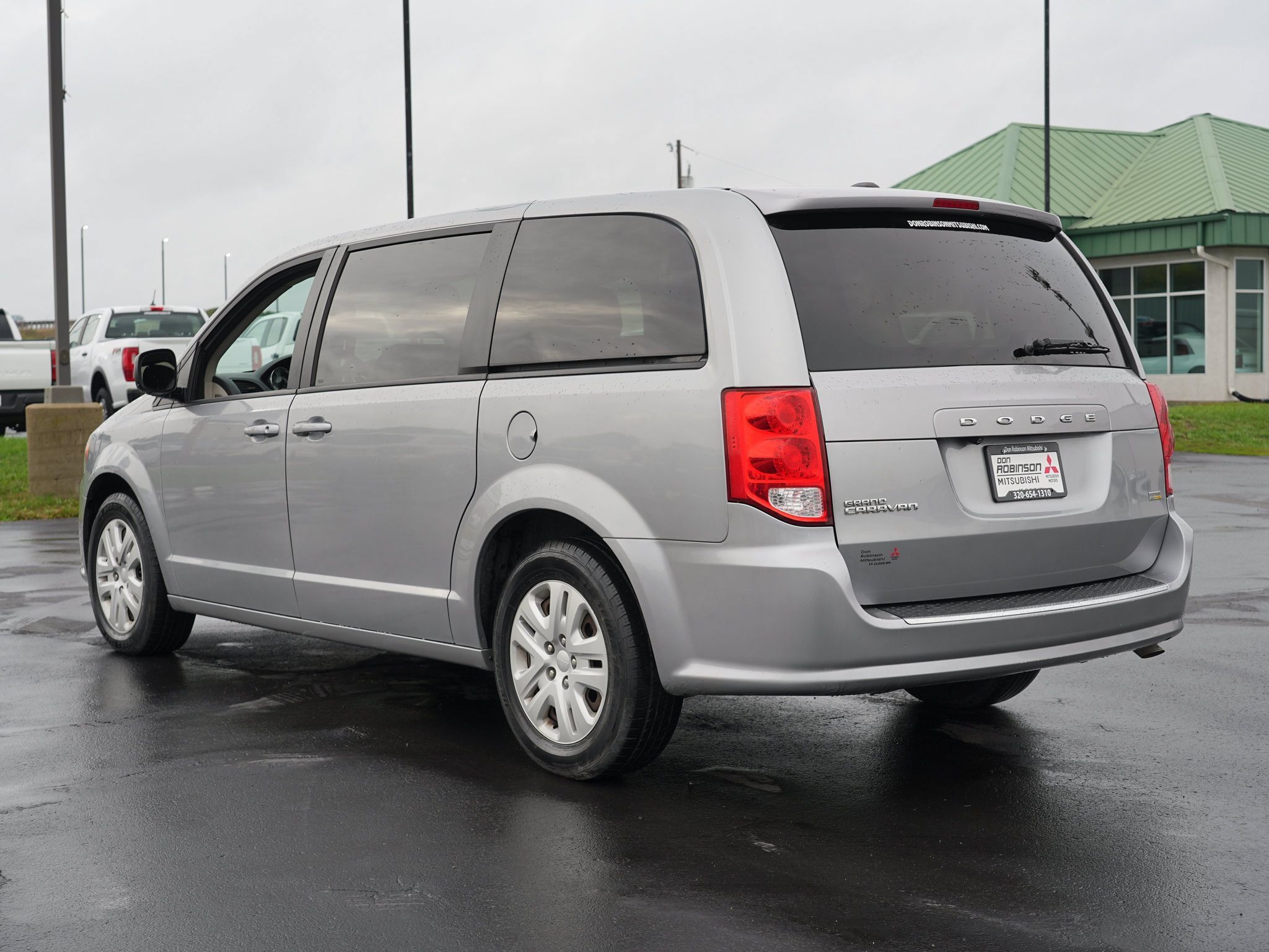 Used 2018 Dodge Grand Caravan SE w/ UConnect Hands-Free Group FWD image 6