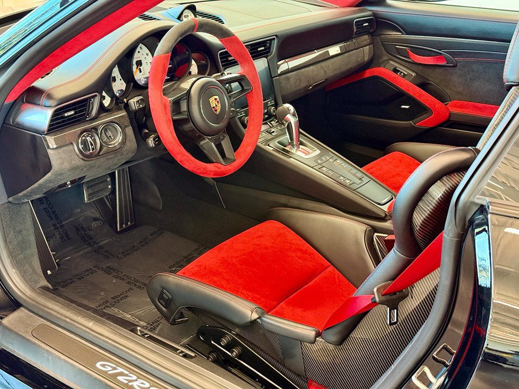 Used 2018 Porsche 911 GT2 RS RWD image 4